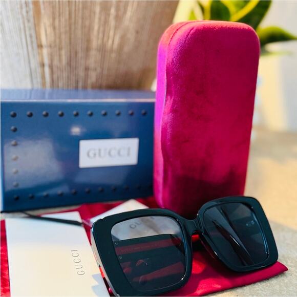 GUCCI Black and Red Sunglasses w/Case & Cards - GG1861S, Authentic, NWOT - Picture 5 of 7